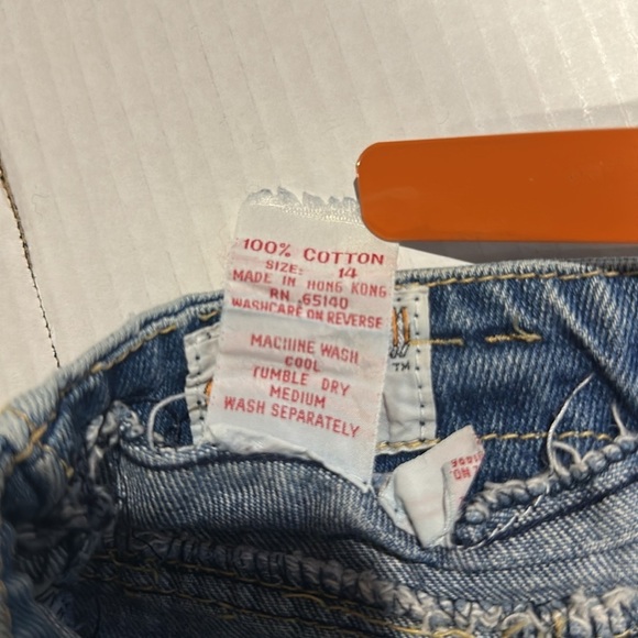 Chennachi Denim Women's Shorts with Embroidered Detail wolves roses hummingbird - Picture 8 of 10